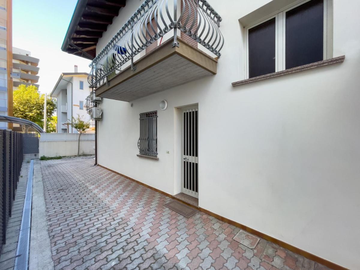 Casa Guglielmo E Anna Villa Lignano Sabbiadoro Eksteriør billede